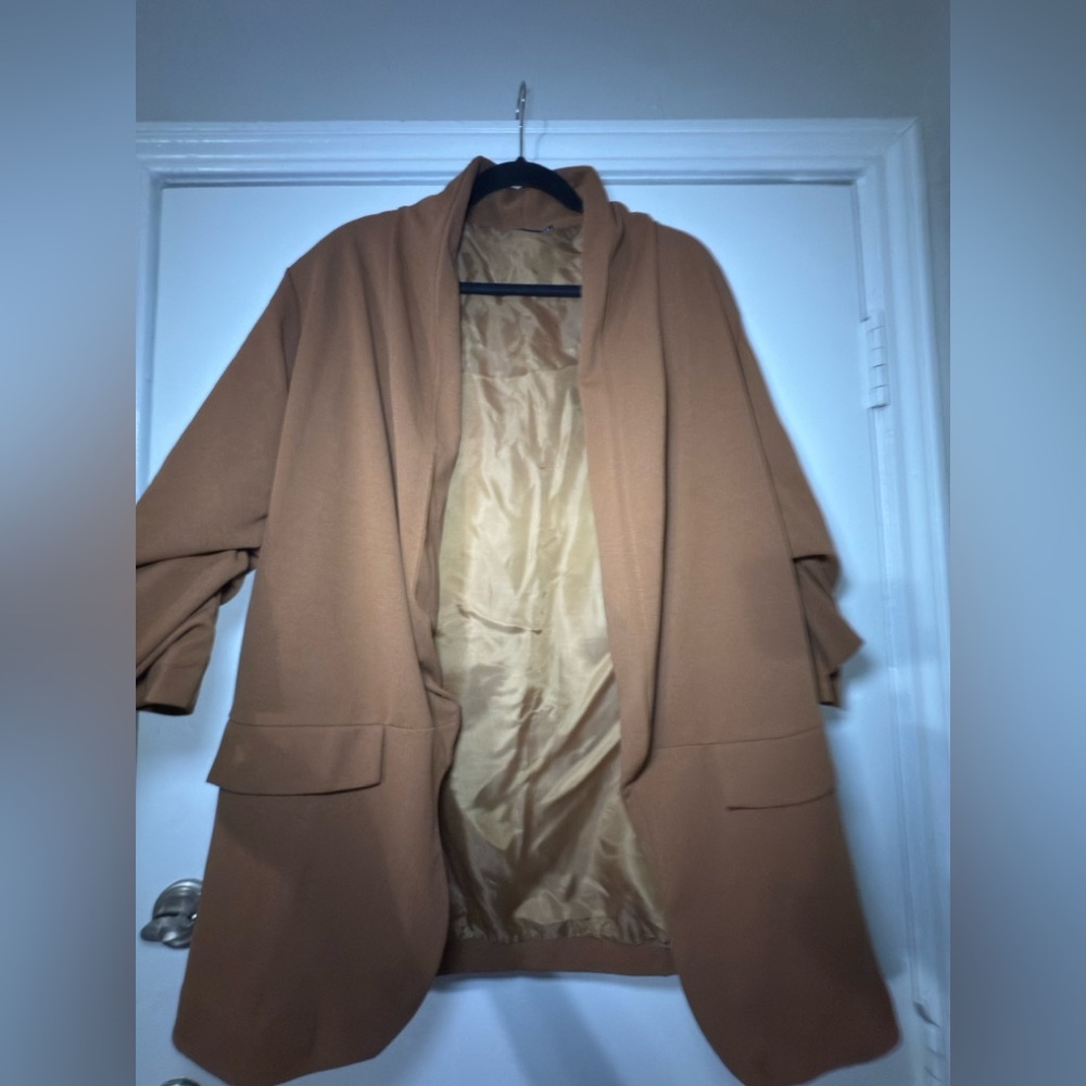 Oversized Boohoo Tan and Black Blazer